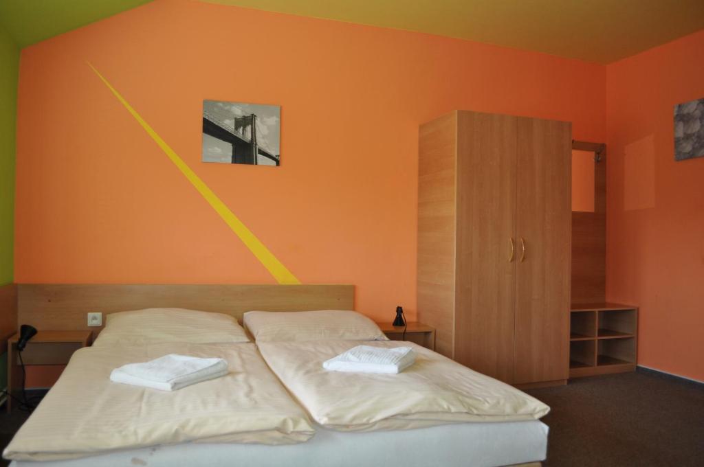 Sport Hotel Ostrov Trenčín Værelse billede