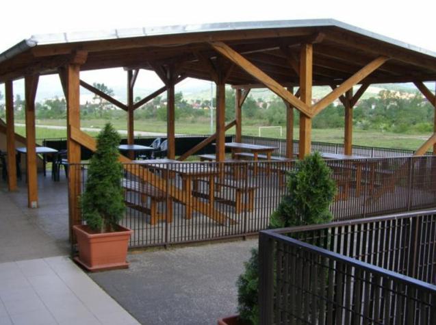Sport Hotel Ostrov Trenčín Eksteriør billede